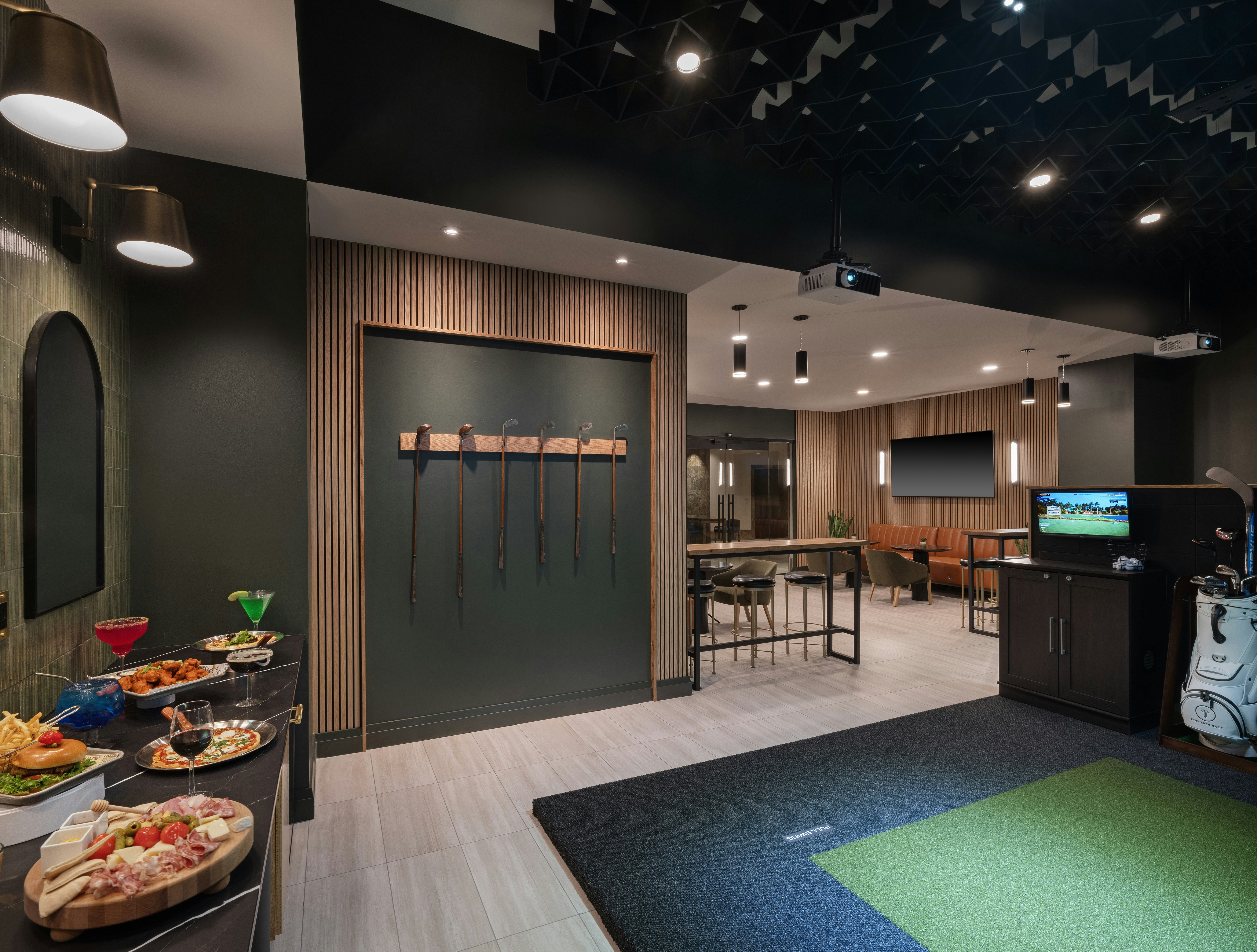 Hilton Indianapolis Hotel & Suites 44/45
