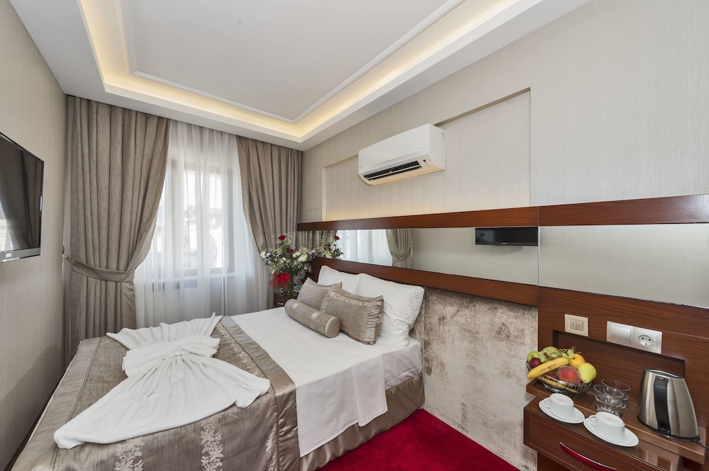 Eskar Hotel 10/78
