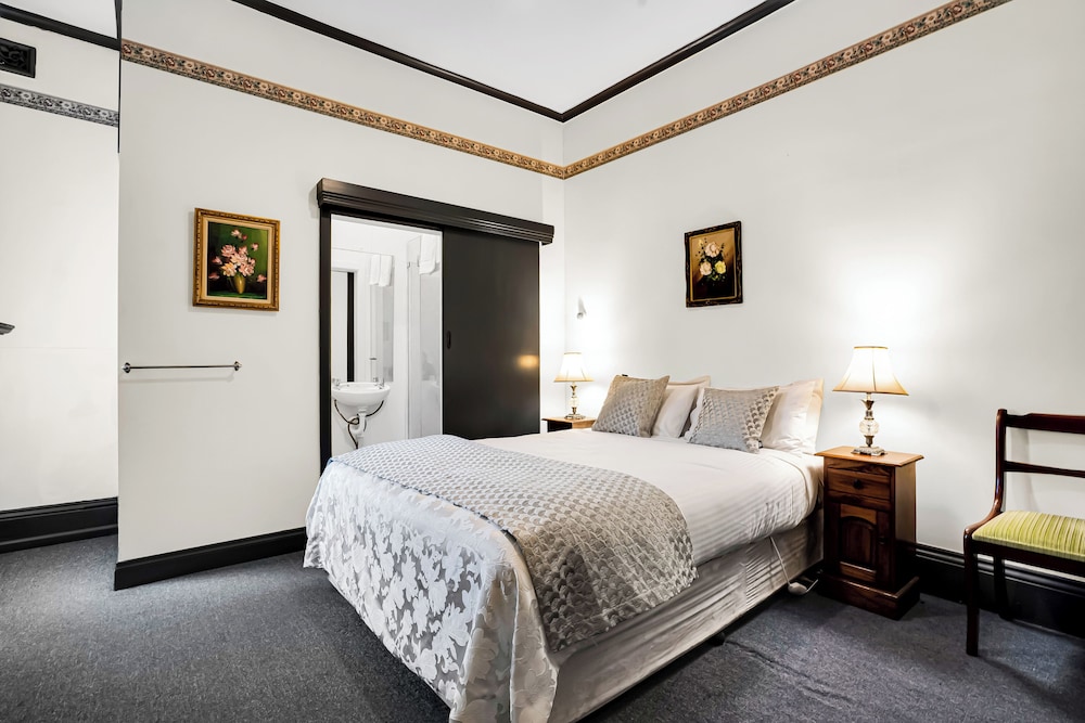 Suite, Queen Bed