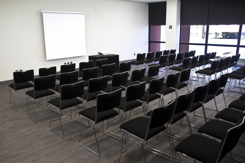 City Express Plus by Marriott Monterrey Galerias 24/32