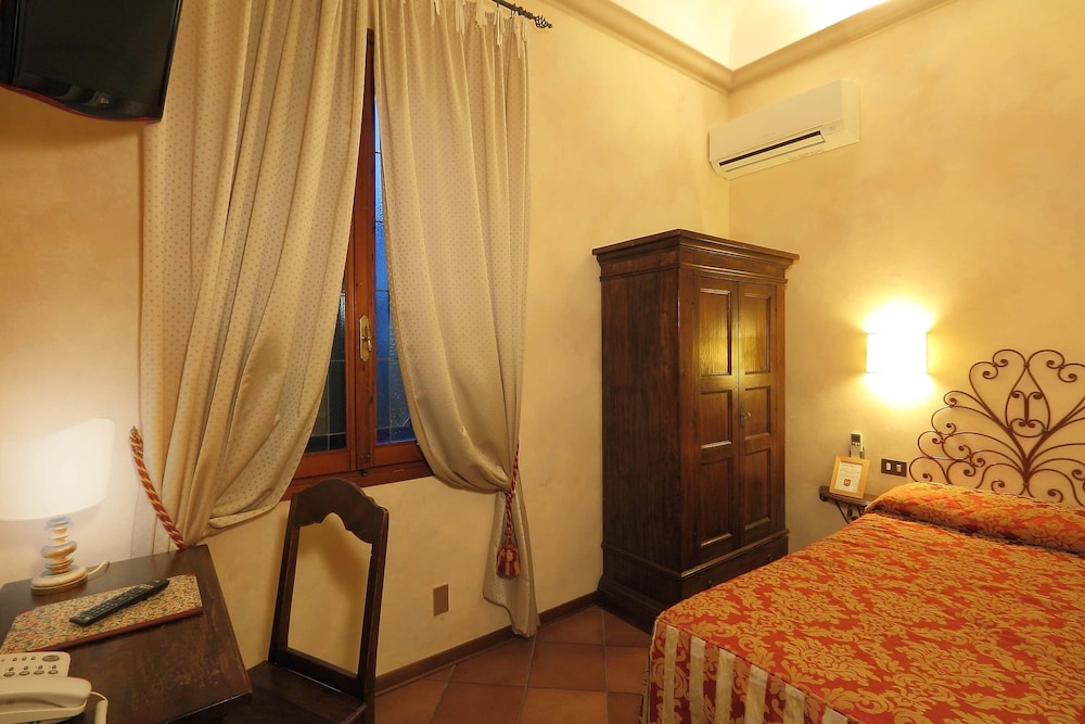 Hotel Marios 35/56