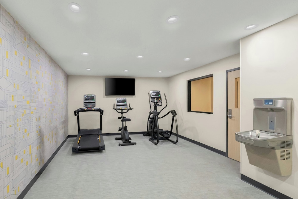 Extended Stay America Newport News I 64 Jefferson Ave 39/66