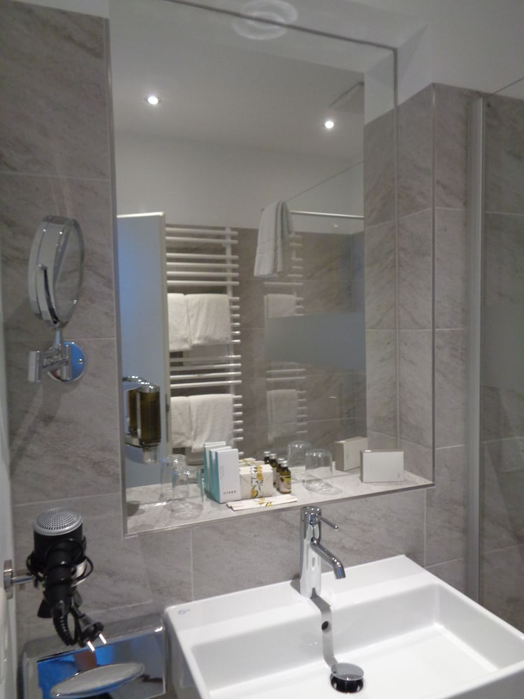 HOTEL GRAFRATHER HOF 44/49