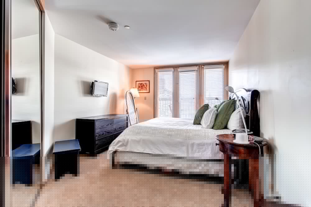 The Vail Spa Condominiums 23/76