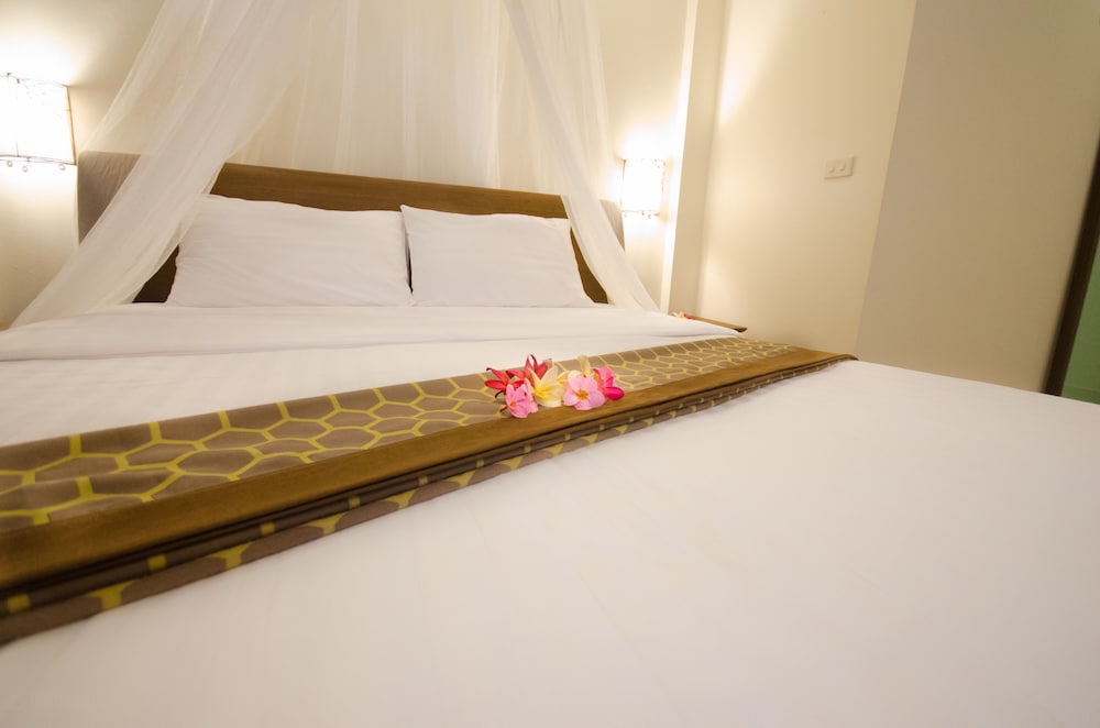 Namphung Phuket 18/78