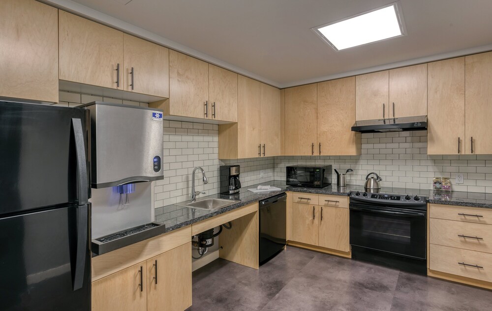 WorldMark Portland Waterfront Park 64/74