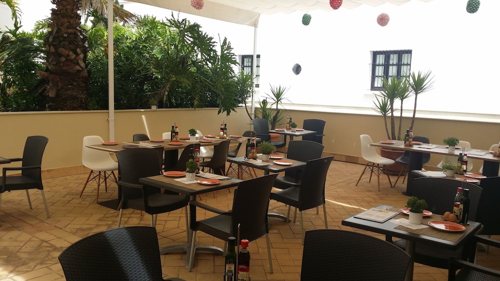 Ibis Sevilla 61/73