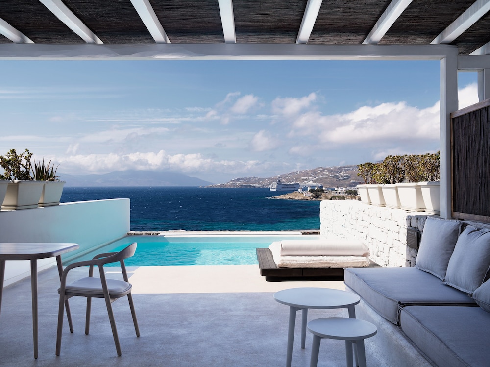 Mykonos Earth Suites 44/70