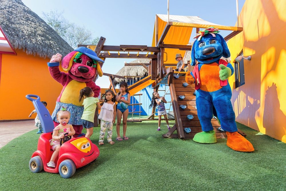 Family Selection At Grand Palladium Vallarta Resort Spa All Inclusive 39/50