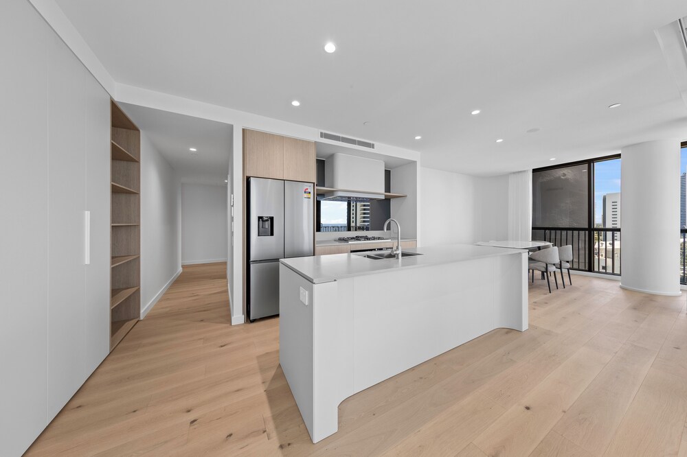 Yves Mermaid Beach Apartments by CLLIX 20/50