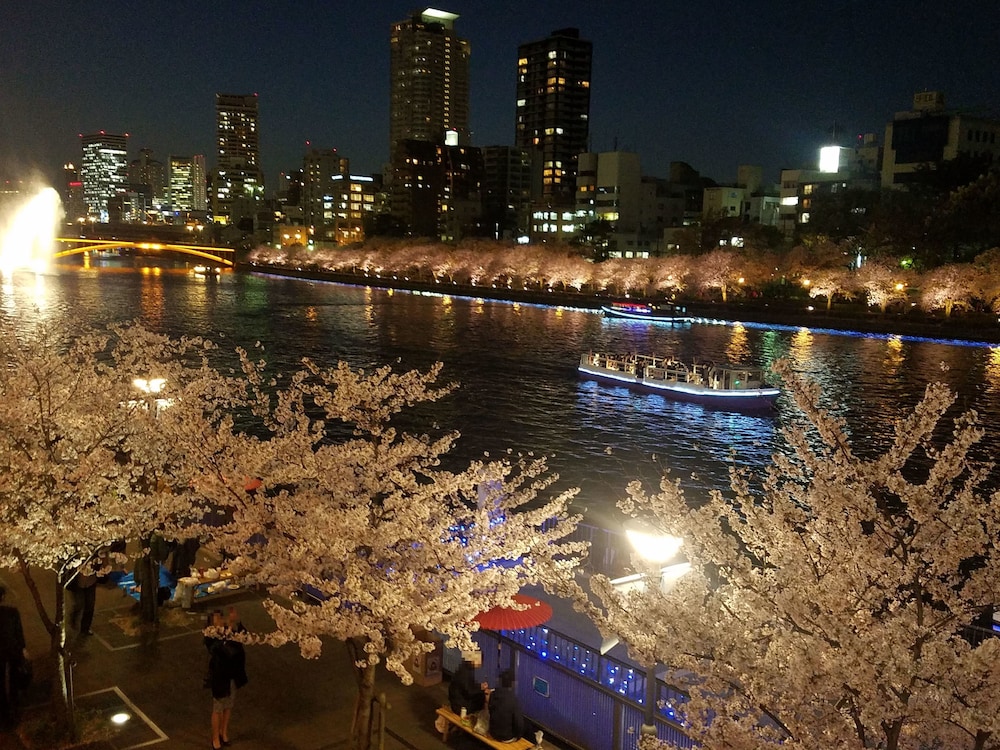 Osaka Castle Hotel 69/73