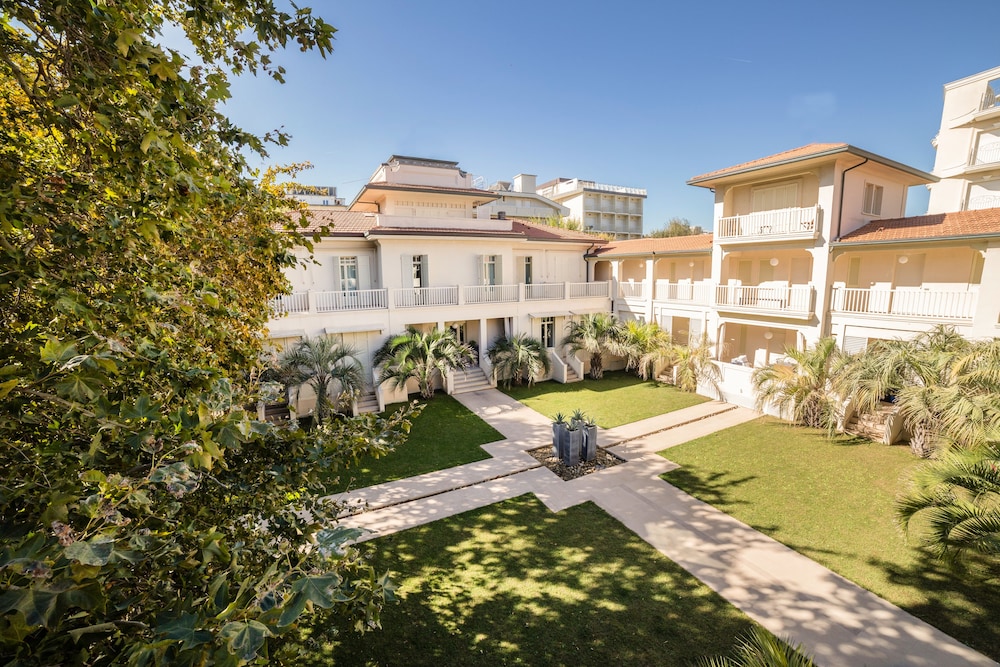 Hotel Carducci 76 3/75