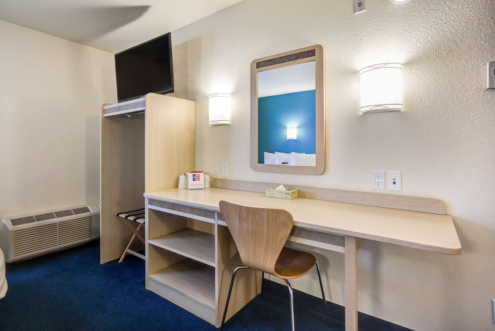 Days Inn by Wyndham Stony Plain 44/44