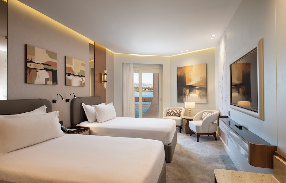 Royal, Elite, King Bed, Lateral Side Nile View