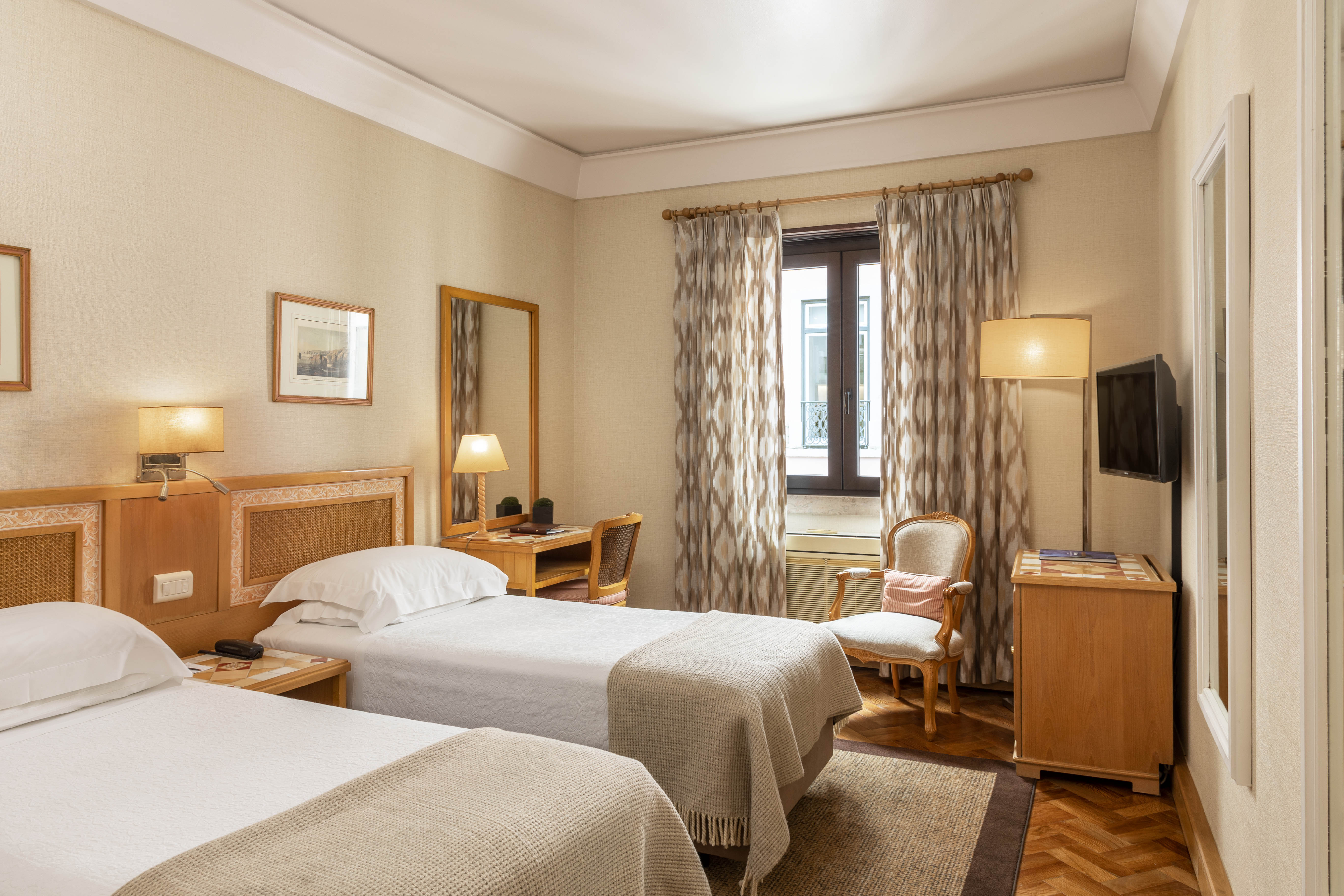 Petite، Hotel Lisboa Plaza - Avenida, a Lisbon Heritage Collection 2/6