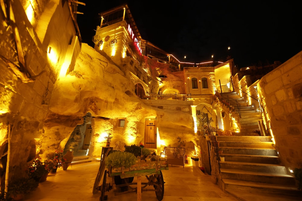 My Cave Suites 4/50