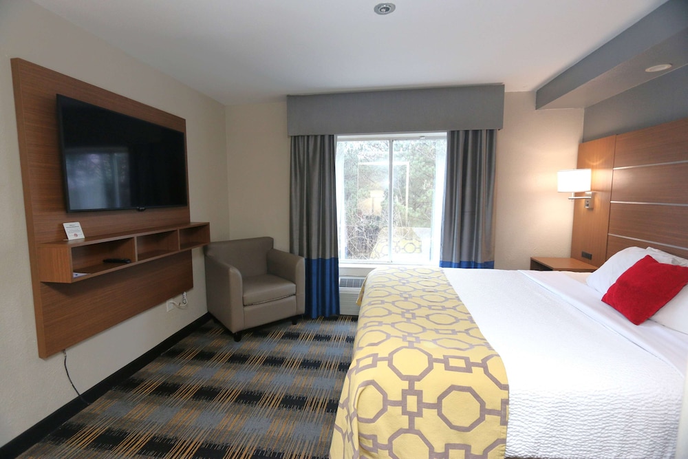 Baymont by Wyndham Lithia Springs Atlanta 6/28
