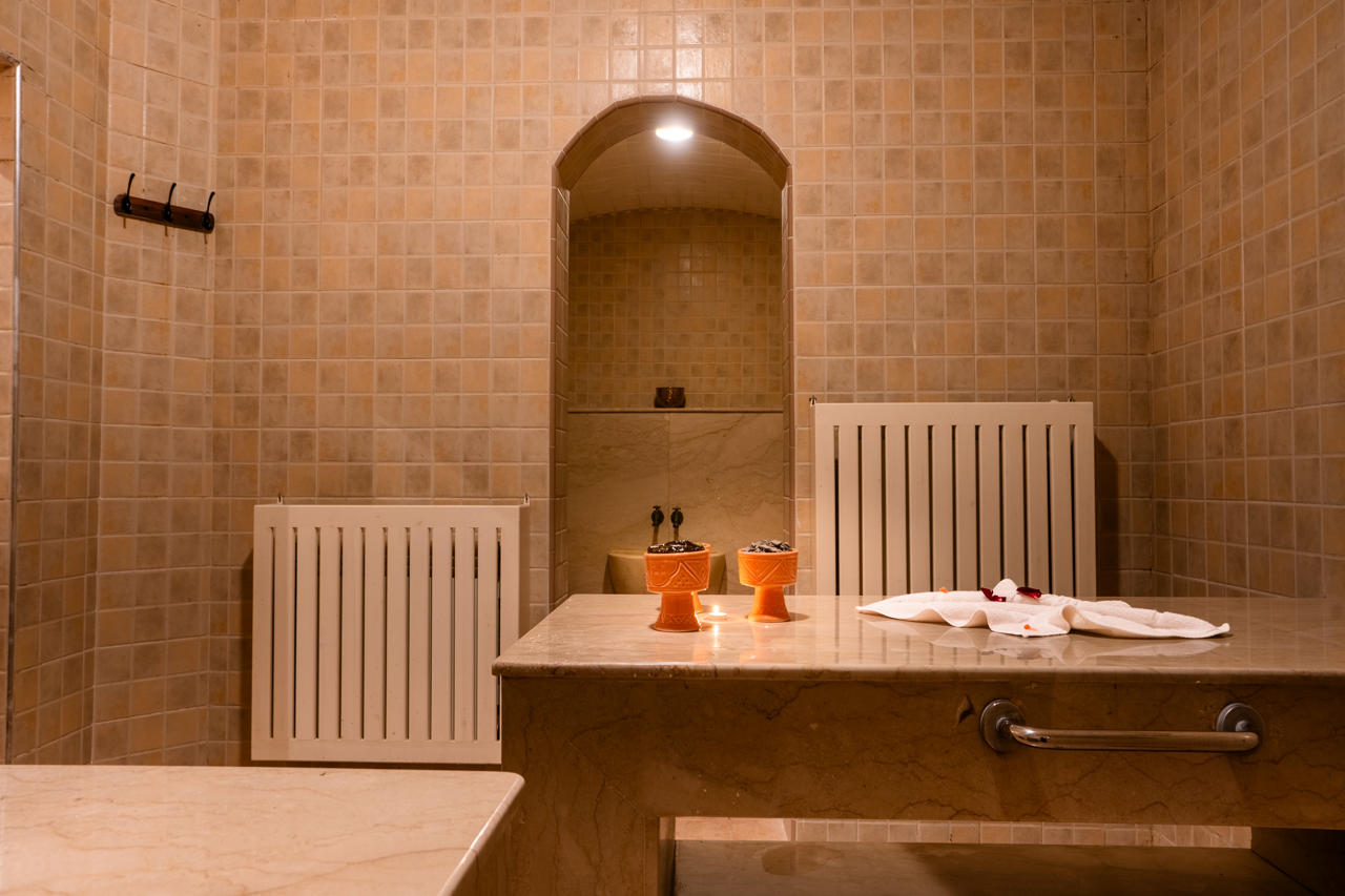 Intouriste Hotel & Suites 71/72