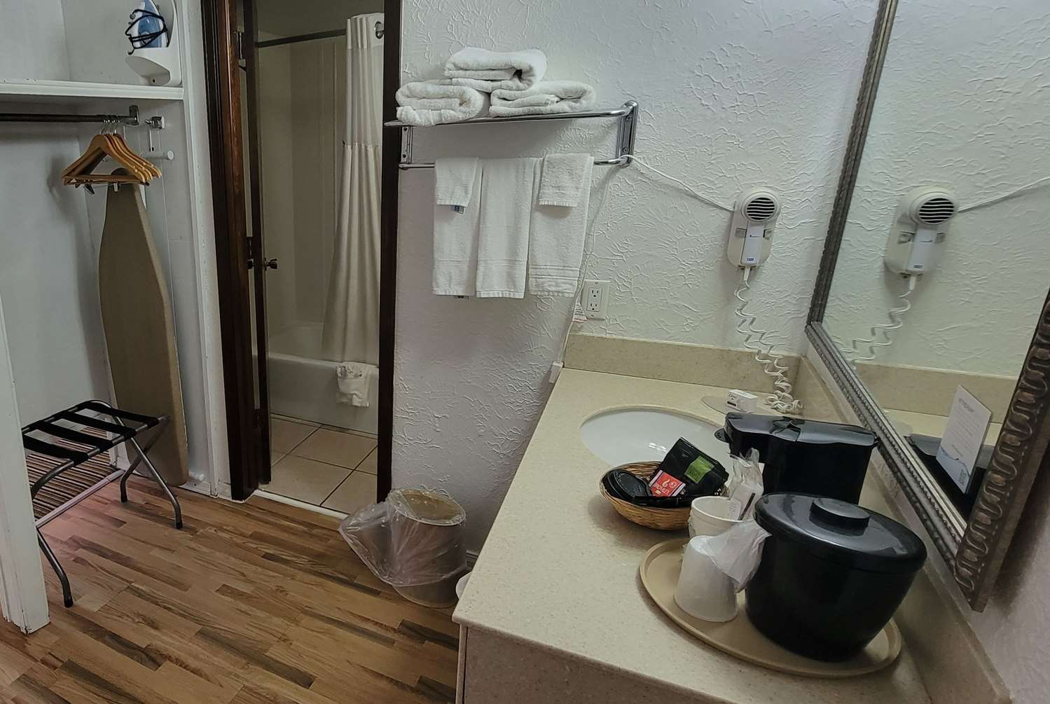 Ramada by Wyndham Mountain Home 40/40