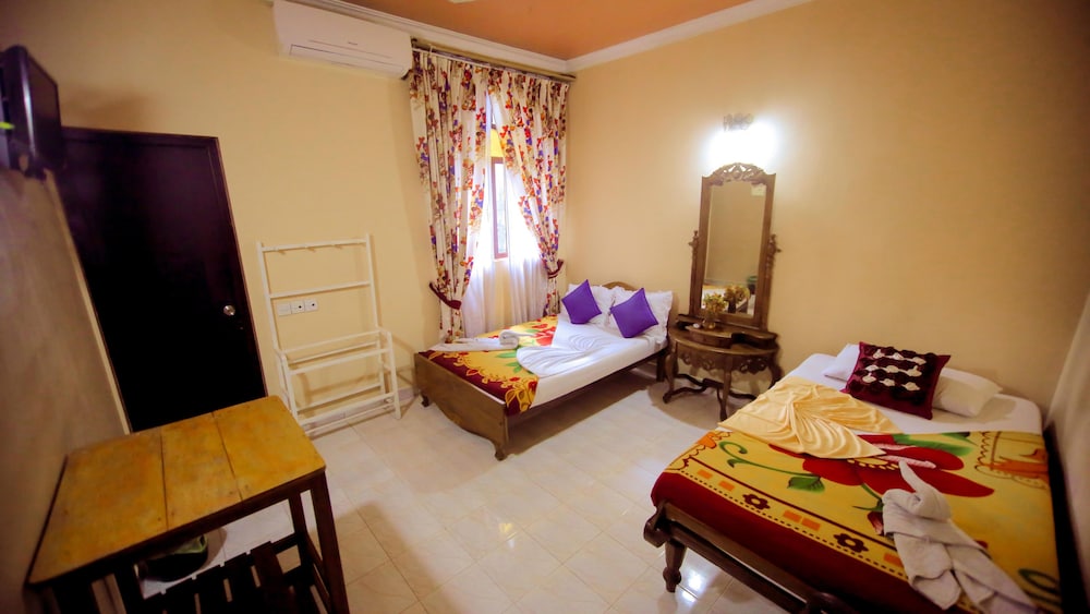 Frangipani Motel 12/46