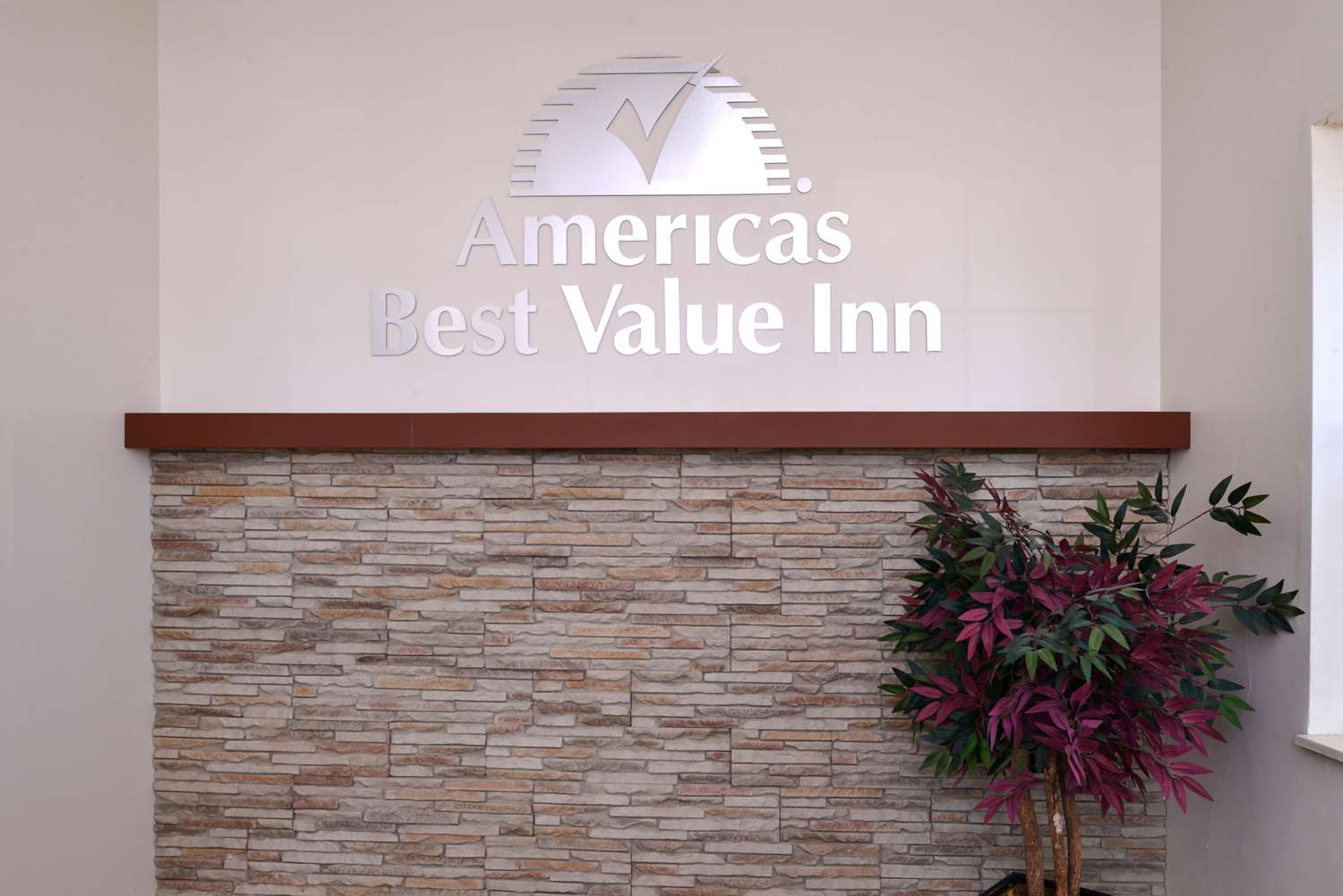 Americas Best Value Inn and Suites Maryville 2/39
