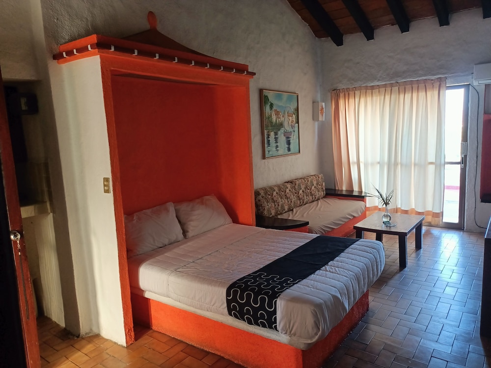 Hotel Plaza Tucanes 5/50