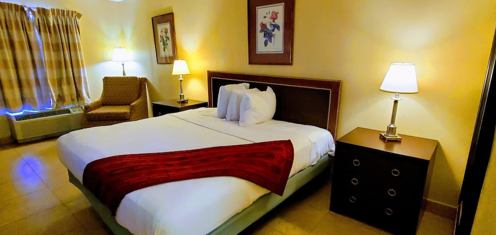 Serena Inn 10/23