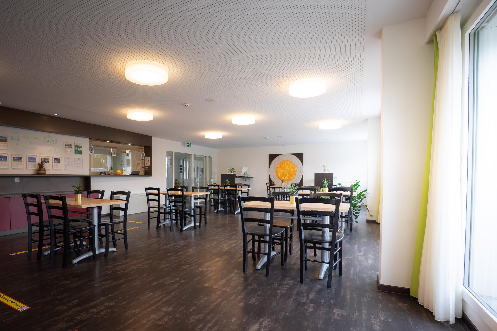 Nyon Hostel 16/26