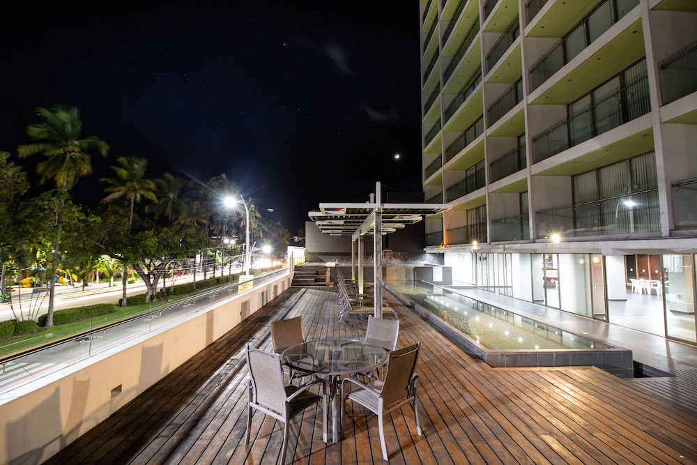 Ramada by Wyndham Acapulco Hotel and Suites 55/61