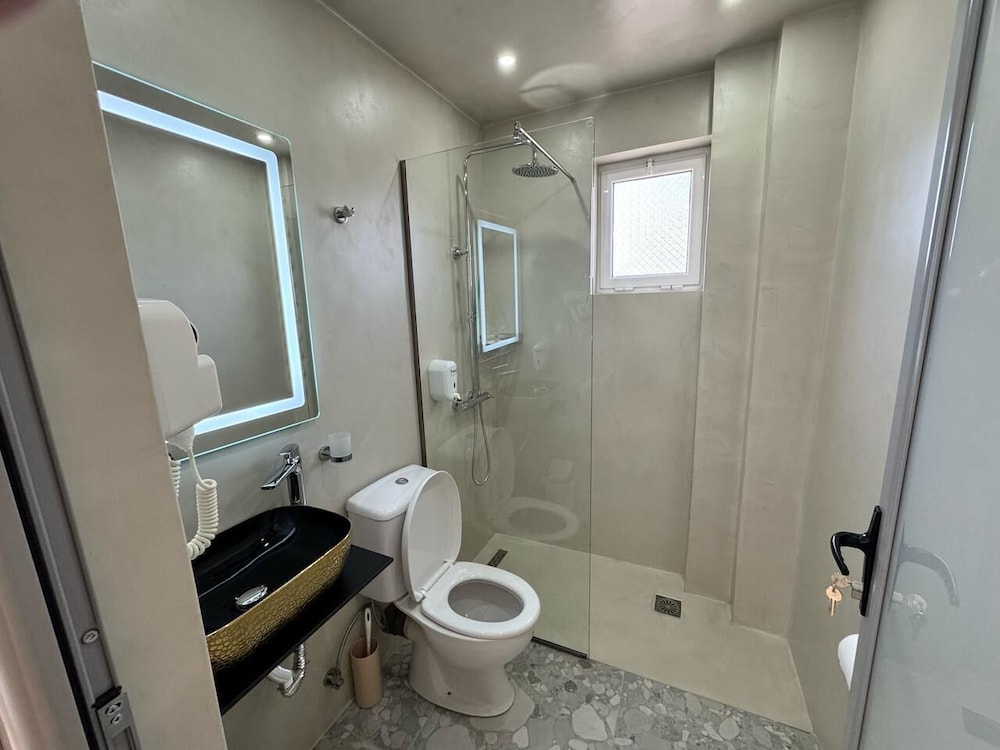 HOTEL DRILONI 43/51
