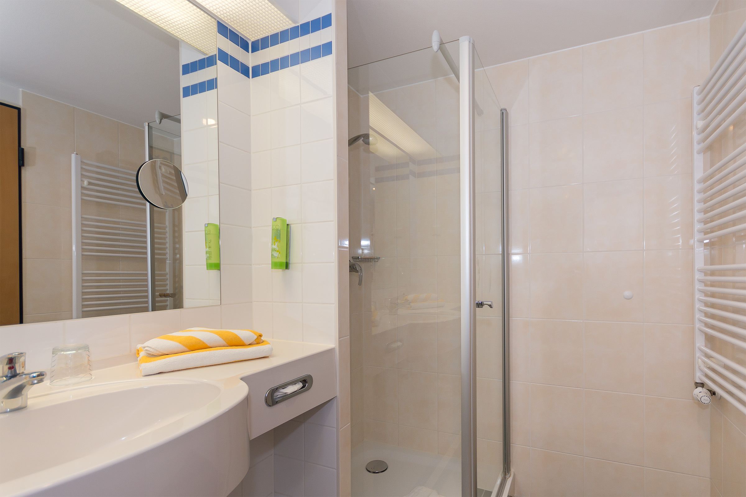 غرفة قياسية بسرير مزدوج، Dorint Seehotel Binz-Therme Binz / Rugen 4/6