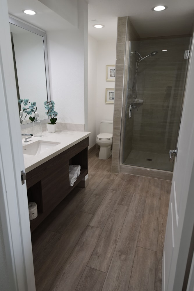Serene Vegas Boutique Hotel 19/50