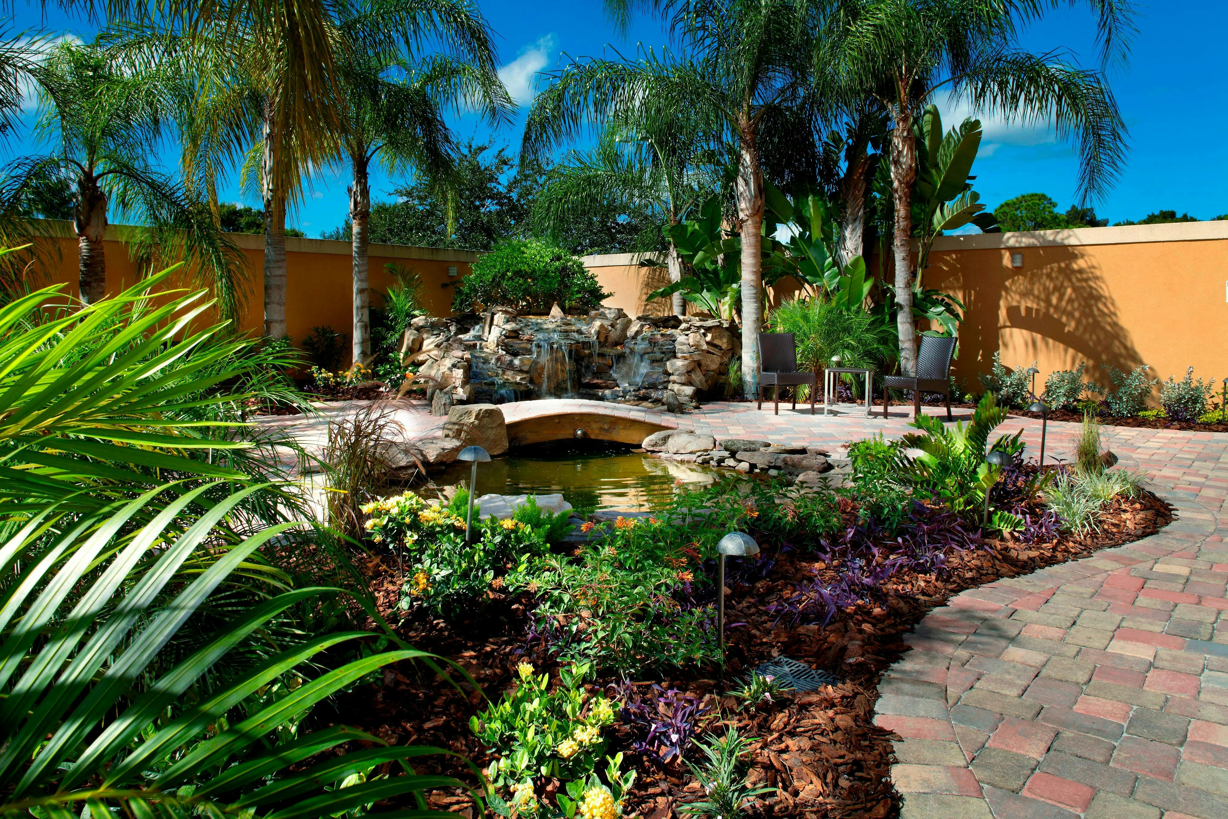Courtyard By Marriott Tampa Oldsmar 17/19