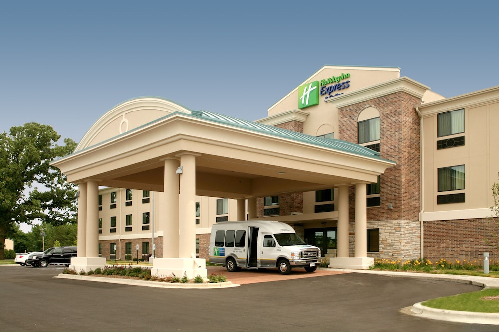 Holiday Inn Express Hotel And Suites Madison Verona 1/58