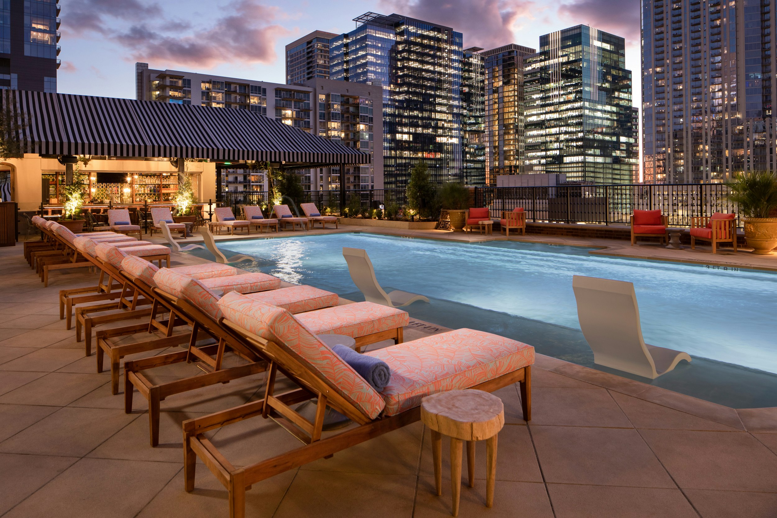 Hotel Zaza Austin 72/76