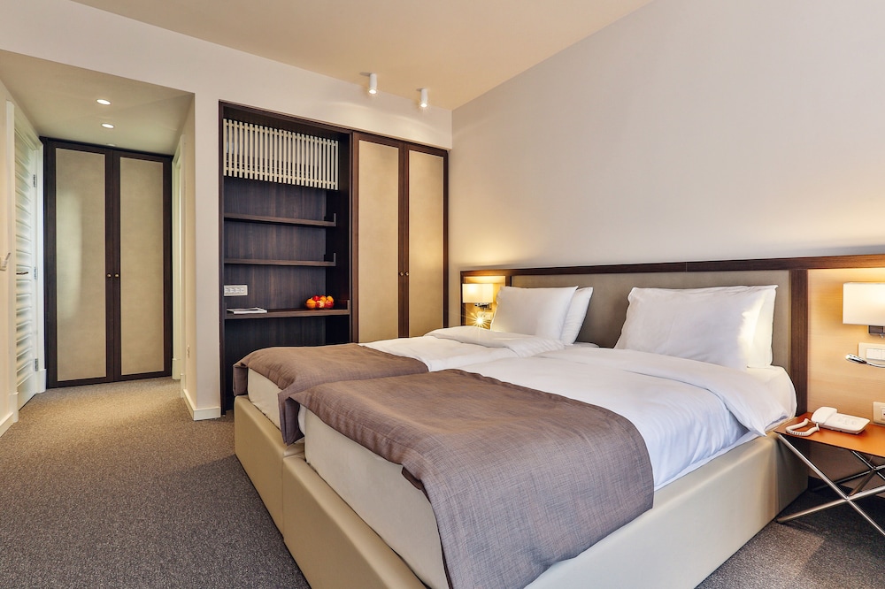 Bono Hotel 27/61