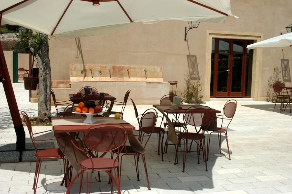 Relais Parco Cavalonga 33/50