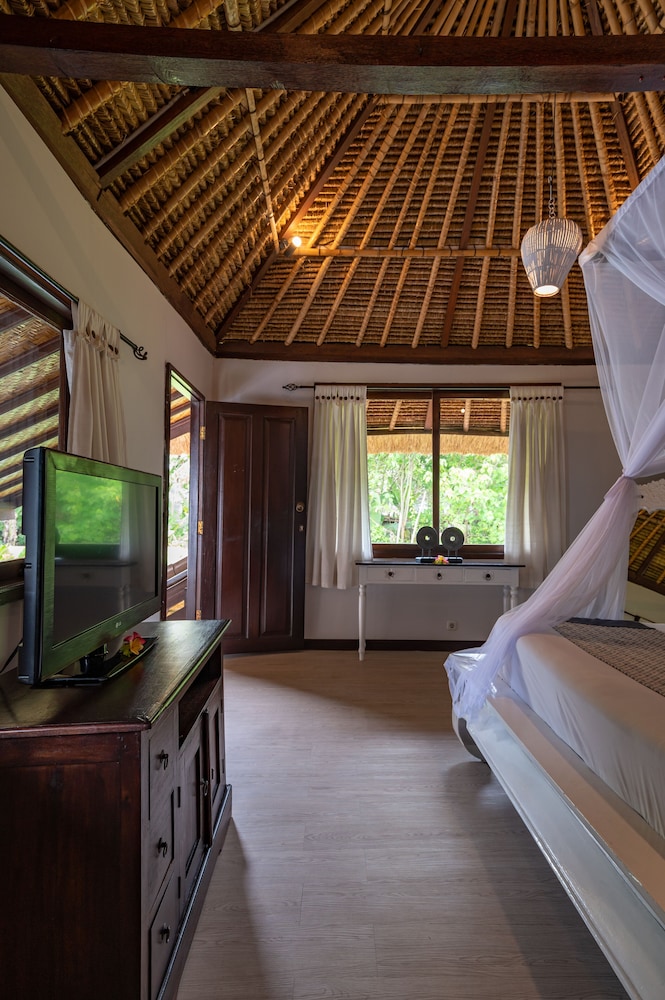 1 BEDROOM, TROPICAL, BUNGALOW