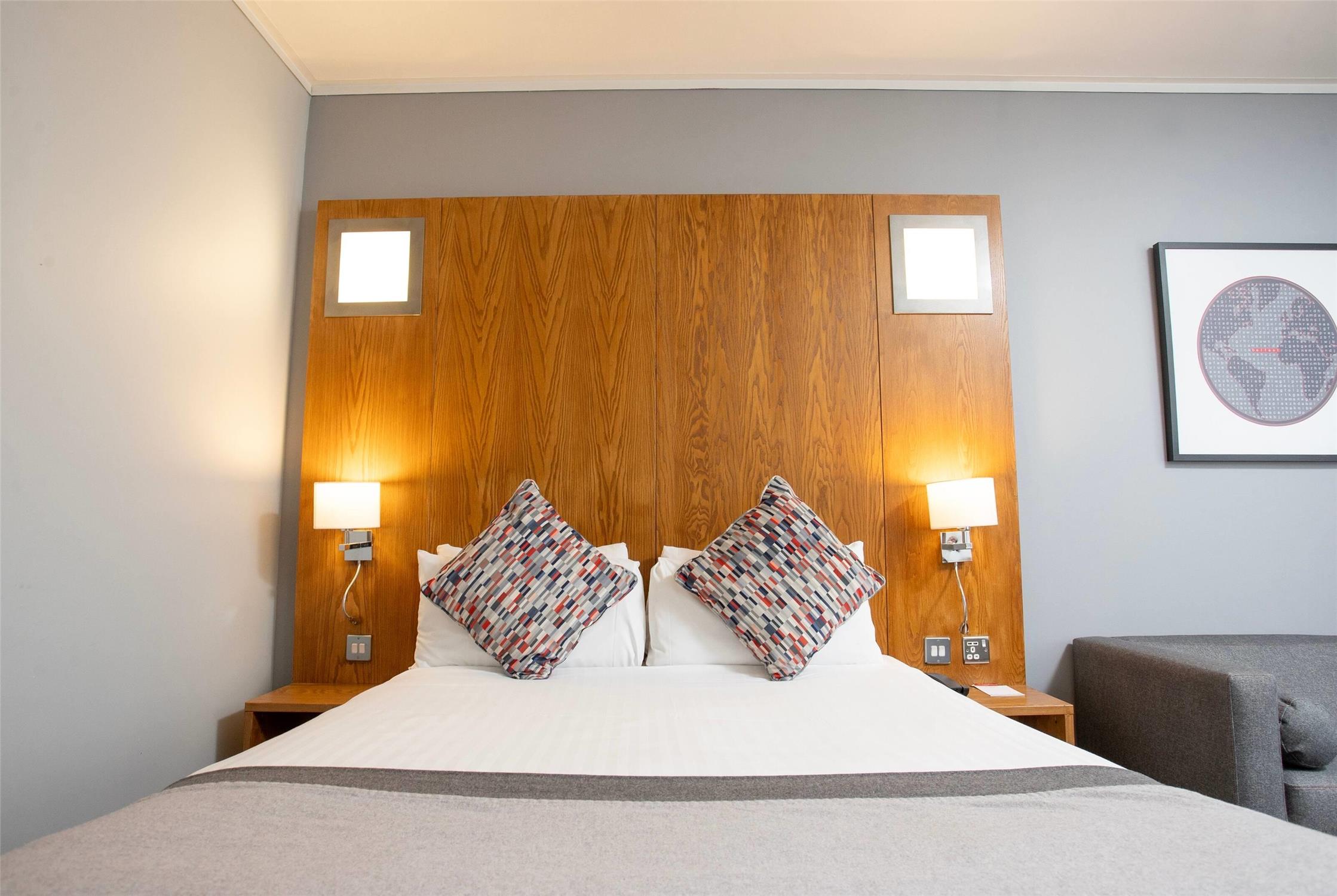 Ramada by Wyndham Belfast City Centre 5/12