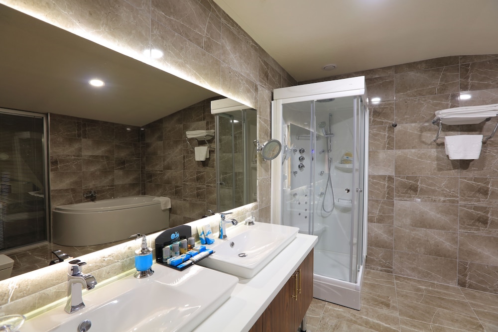 Cam Thermal Resort Spa Convention Center 54/54