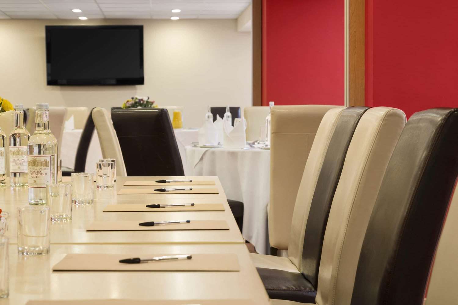 Ramada by Wyndham Hounslow - Heathrow East 10/13
