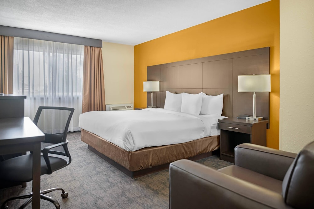 Quality Inn & Suites Bathurst, NB 20/50
