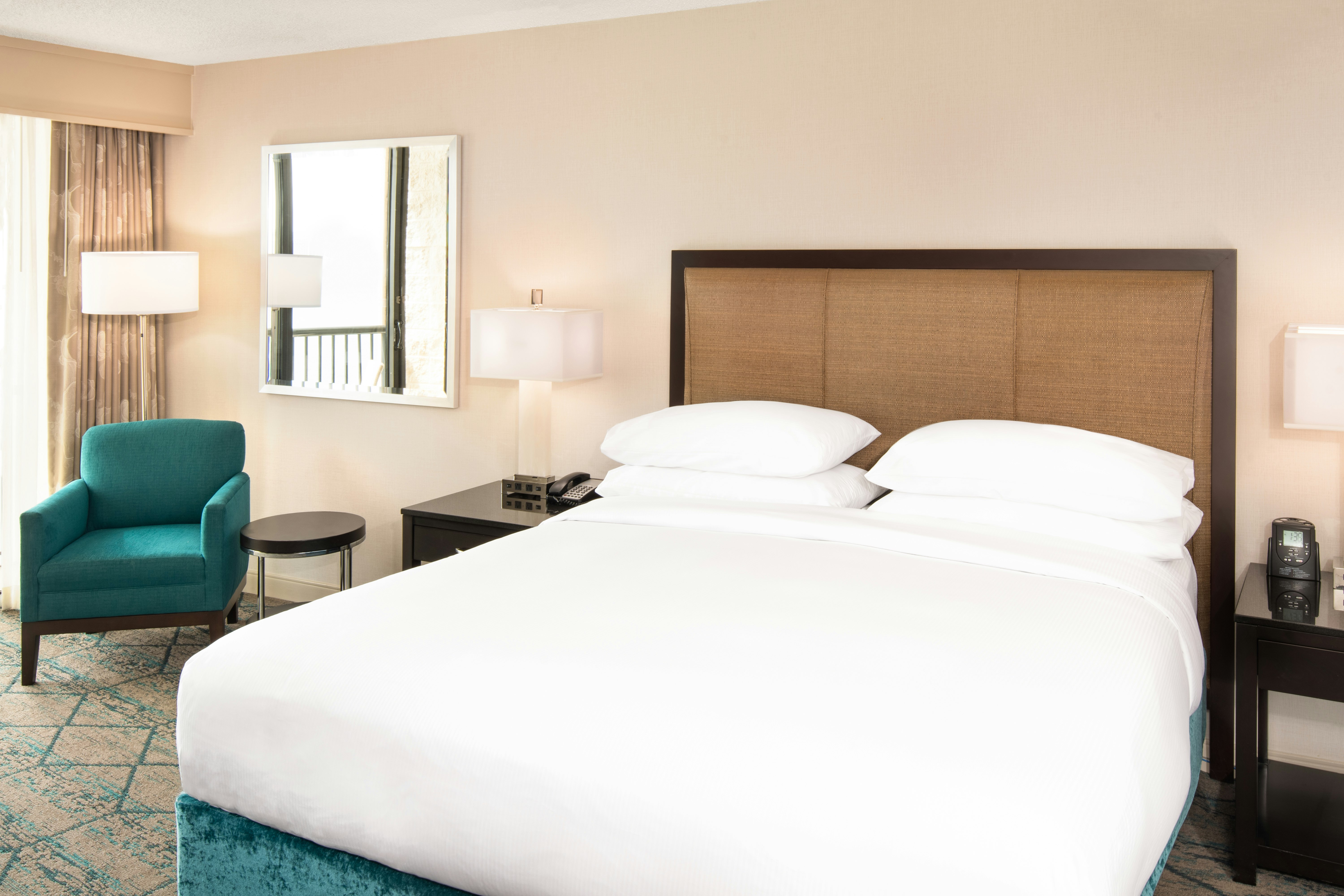 ROOM, KING BED, ACCESSIBLE