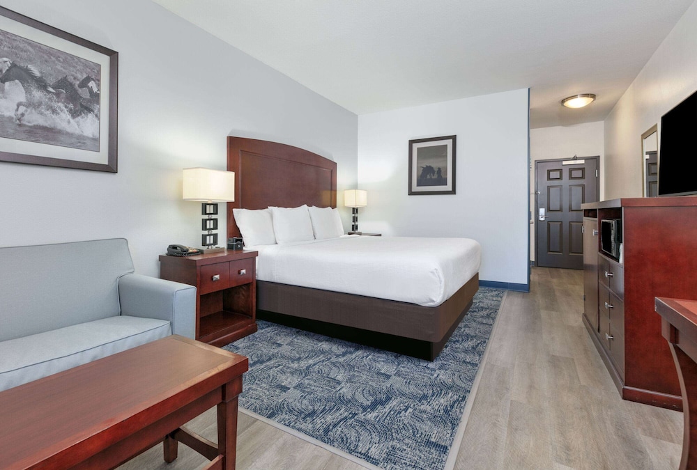 جناح ديلوكس بسرير كينج، La Quinta Inn & Suites by Wyndham Fort Worth NE Mall 3/4