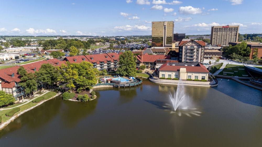 Sheraton Westport Lakeside Chalet 34/39