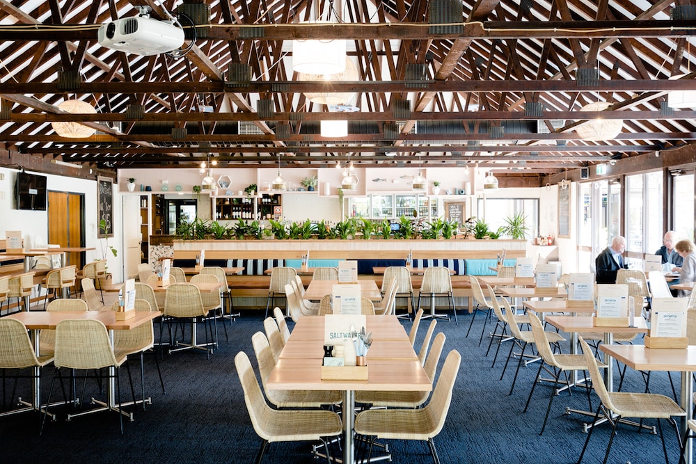 Avoca Beach Hotel 33/45
