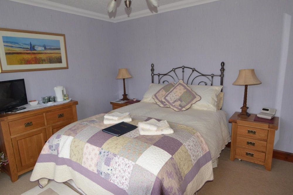 Home Farm Bed and Breakfast 2/47