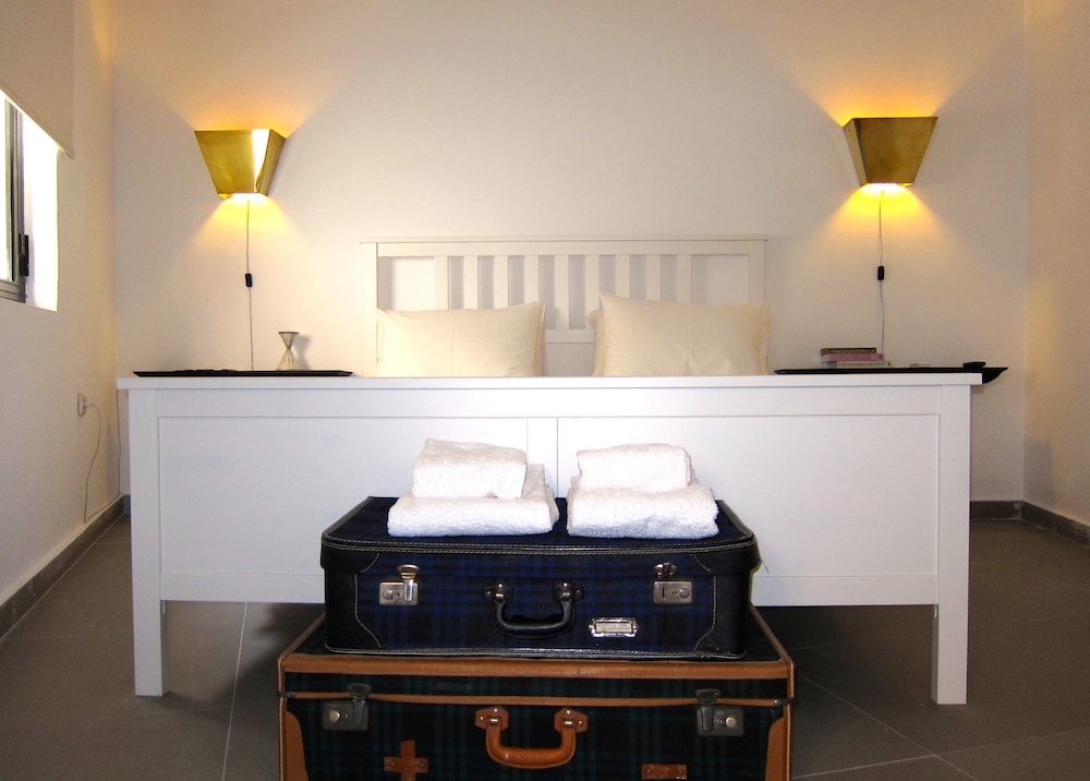 Concierge Athens I 11/50