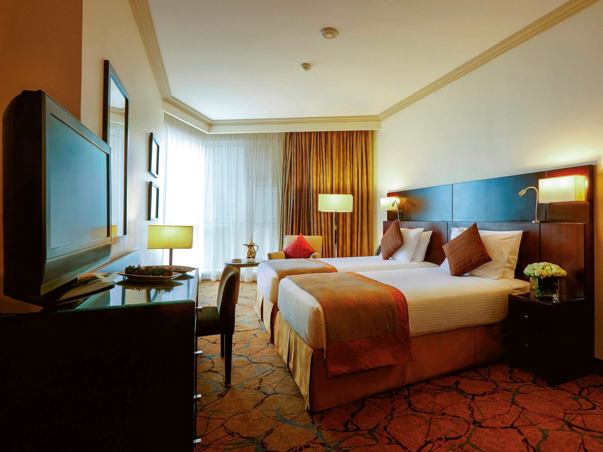 DELUXE, SUITE, KING BED