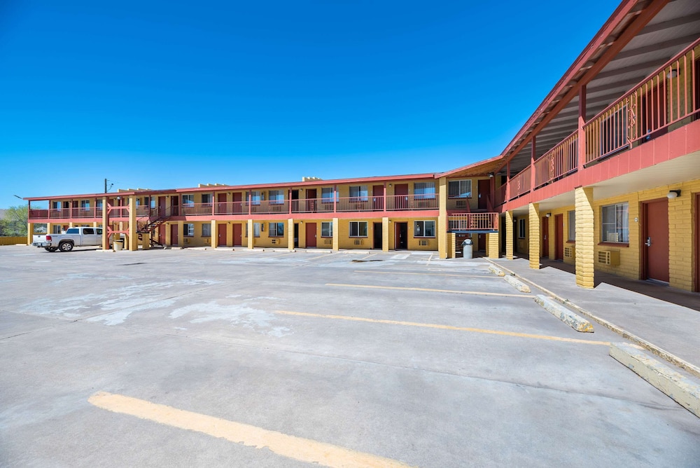 Econo Lodge I-40 Exit 286-Holbrook 1/36